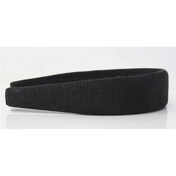 Salvatore Ferragamo Black Headband with Gold Detail display picture 1